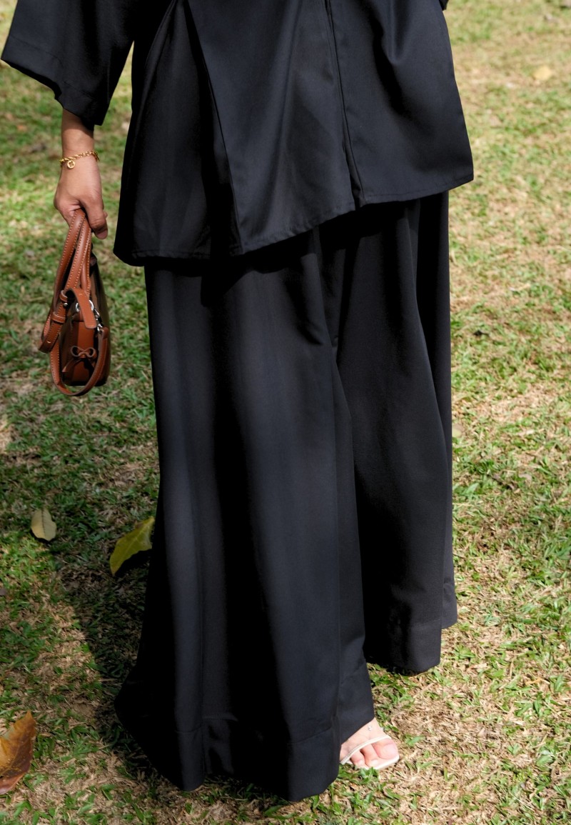 ASTRID SKIRT IN BLACK