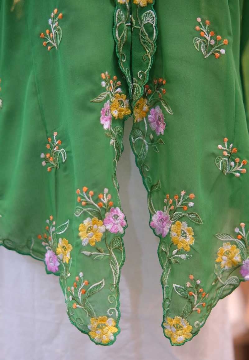 HANA KEBAYA IN SCALLION