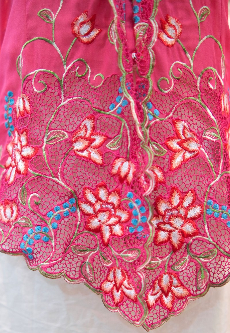 HANA KEBAYA IN PINK PUNCH