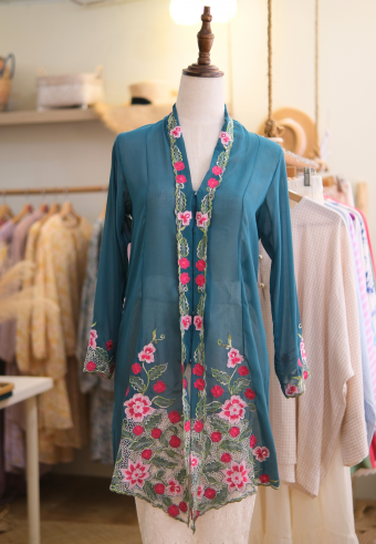 NORA LONG KEBAYA BUTTON IN TURKISH