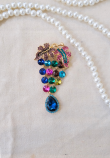 BROOCH IN GRAPE