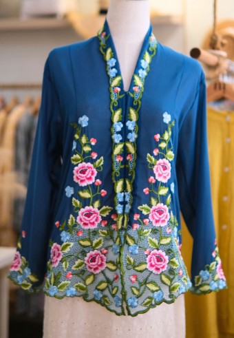 HANA KEBAYA BUTTON TOP IN SLATE BLUE