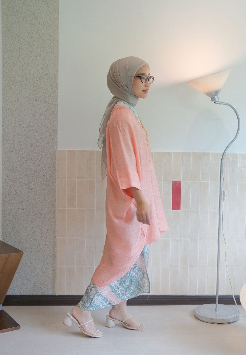 HELCIA KURUNG SET IN APRICOT