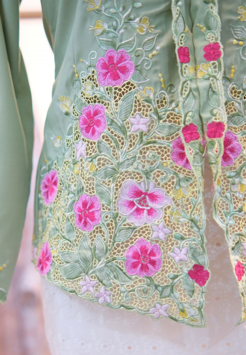 ARIA KEBAYA TOP  IN DUSTY GREEN