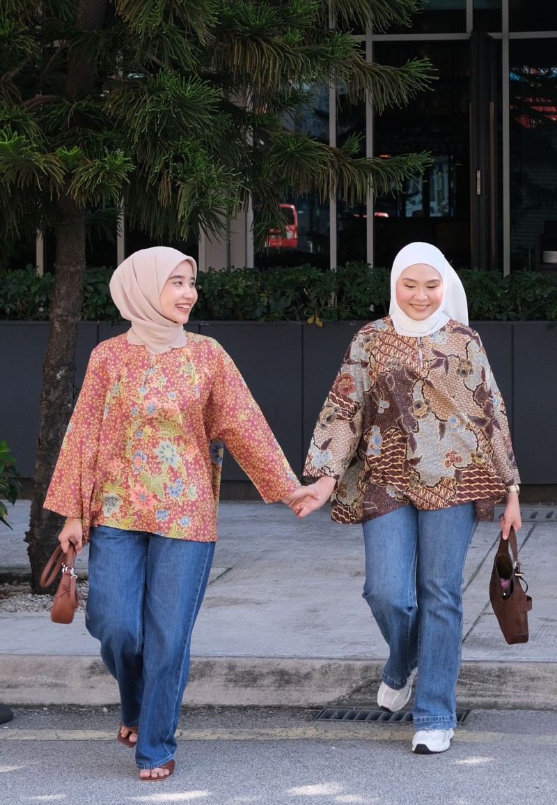 JOYCE BLOUSE BATIK IN ORANGE MANDARIN