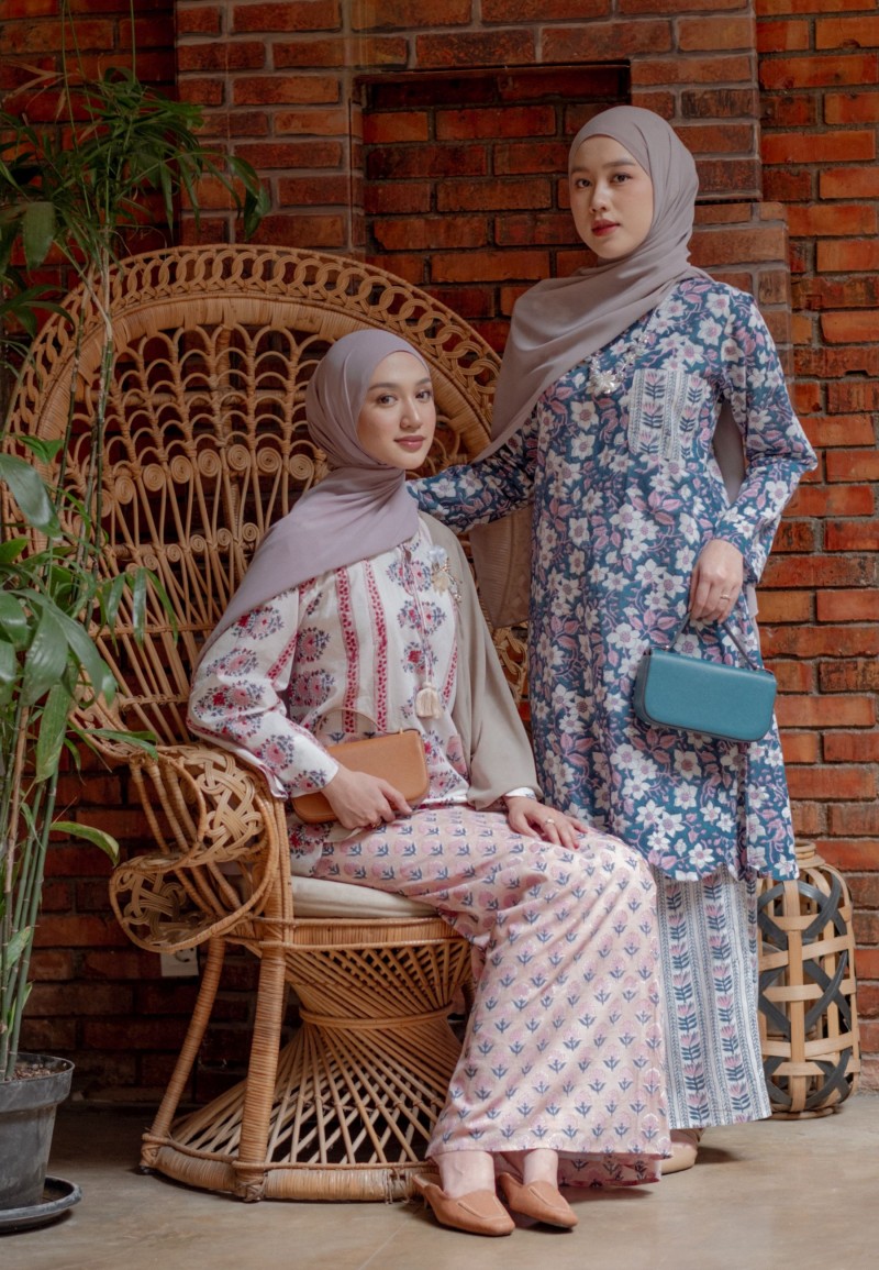 SORAYA KURUNG PAHANG IN TEAL BLUE (PRE-ORDER)