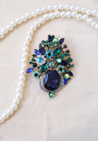 BROOCH IN BLUE DAISY