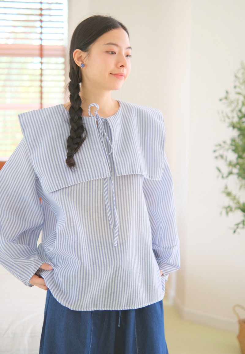 NISSY BLOUSE IN BLUE STRIPED