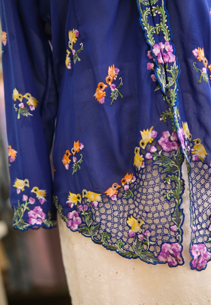 HANA KEBAYA BUTTON TOP IN SAVVY