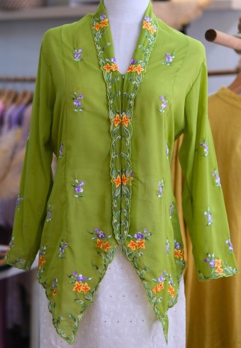 HANA KEBAYA BUTTON TOP IN LIME ZEST
