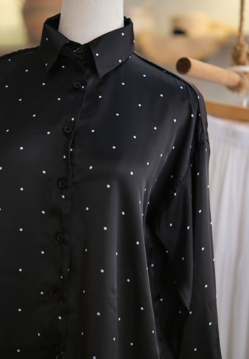 LUXE BLOUSE IN POLKADOT