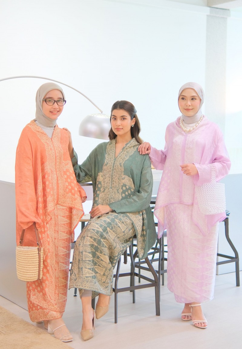 MAYRA KEBAYA SET IN TAMARIND