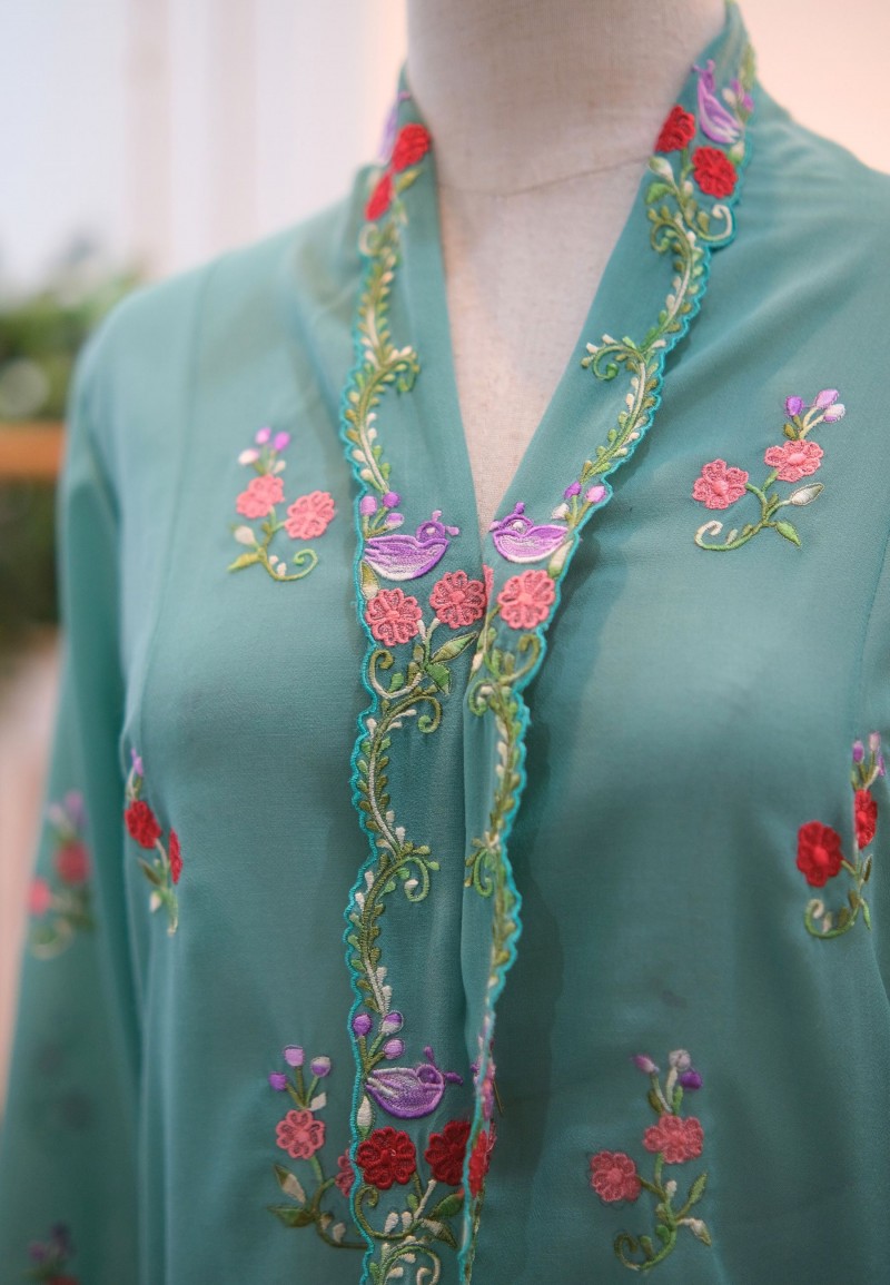 LEIA KEBAYA TOP 10.0 IN FLOWER BIRD