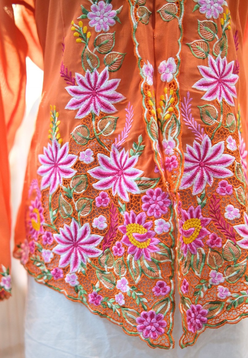 HANA KEBAYA IN ORANGE CARNIVAL