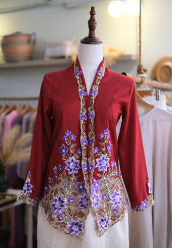 UNA KEBAYA TOP IN MAROON VIOLET
