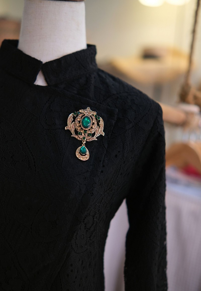 RINA KEBAYA JANGGAN TOP IN CHARCOAL