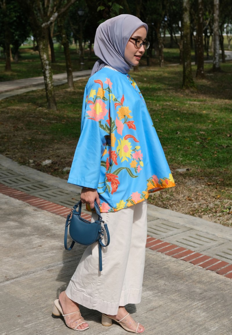 JOYCE BLOUSE BATIK 2.0 IN COOL SKY