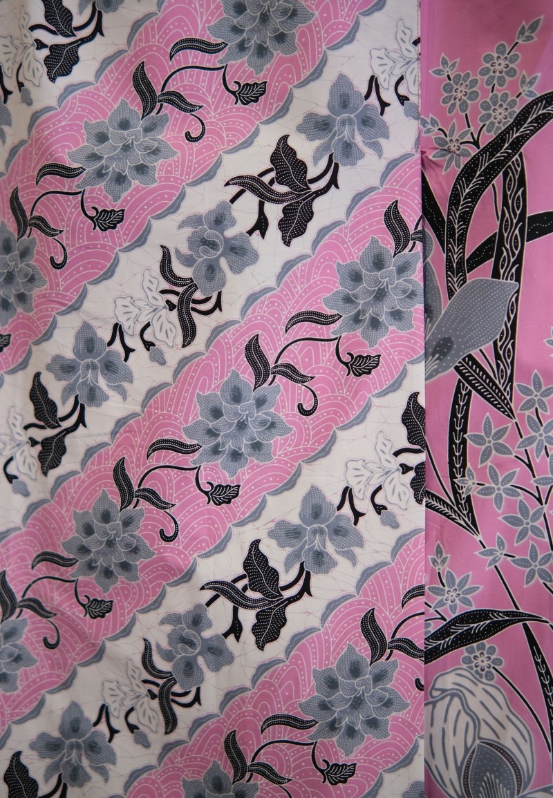 LIRA BATIK SKIRT IN MANDY PINK