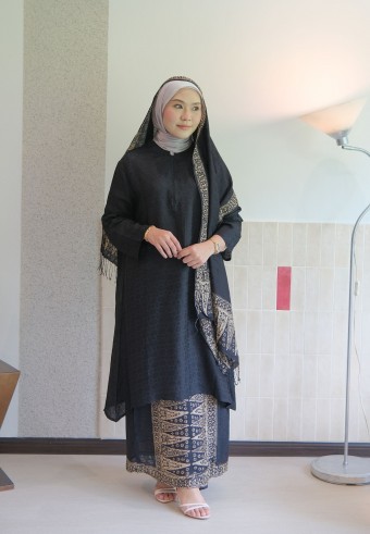 DIPTA KURUNG SET IN BLACK