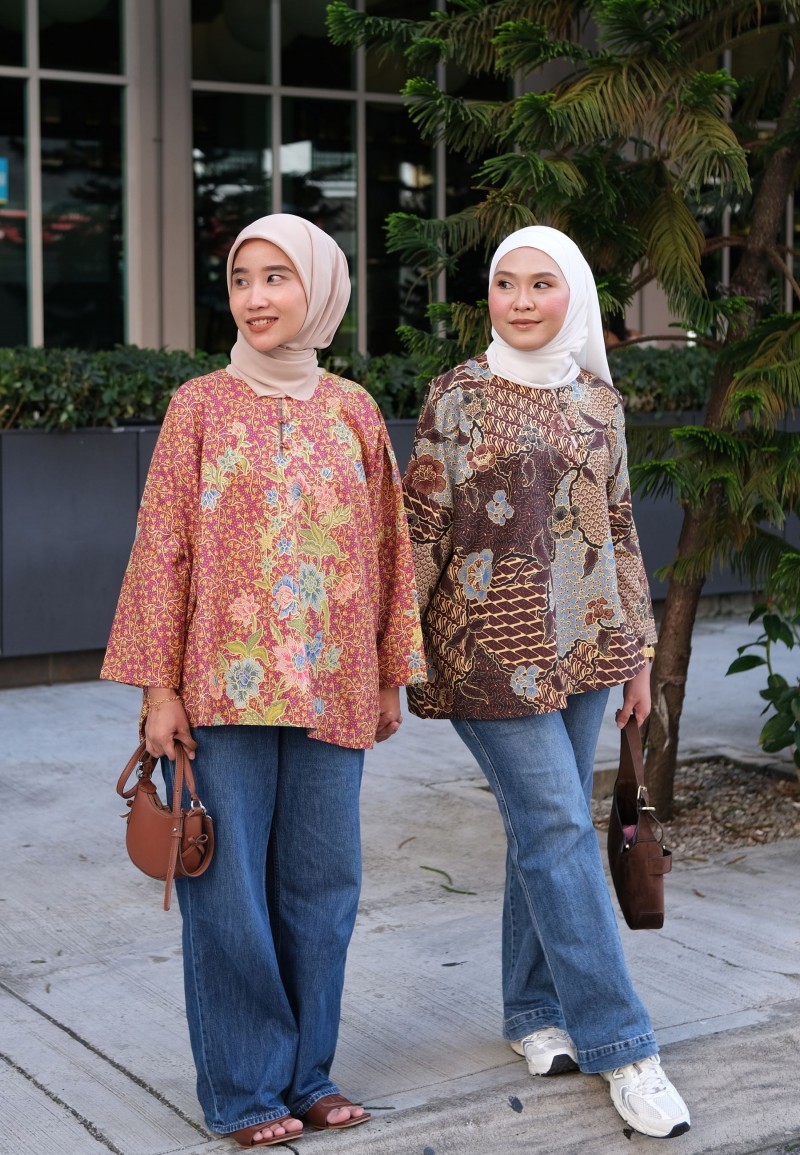 JOYCE BLOUSE BATIK IN CHOC DRIZZLE