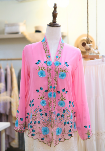 NINA KEBAYA BUTTON TOP 5.0 IN BEGONIA PINK