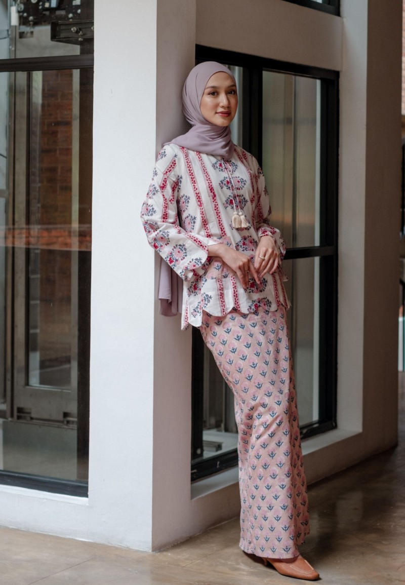 BIDASARI KEDAH IN STRAWBERRY MILKSHAKE (PRE-ORDER)