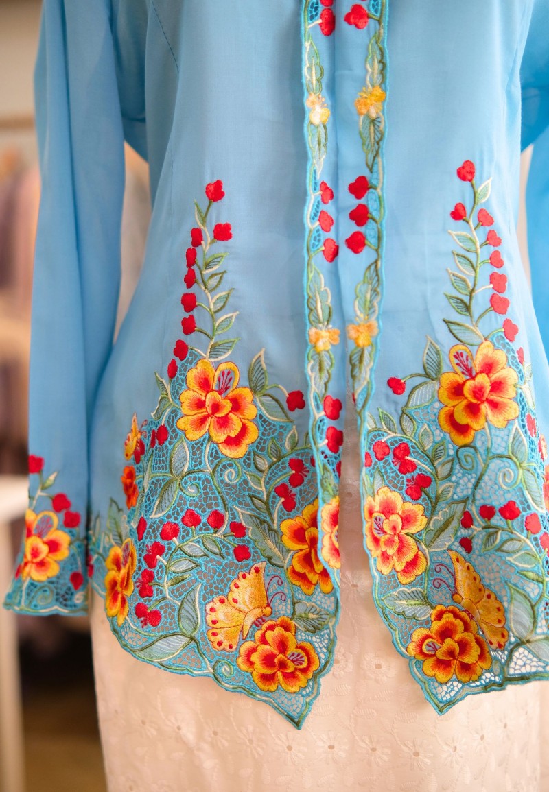 LEIA KEBAYA TOP 7.0 SPRING WATER