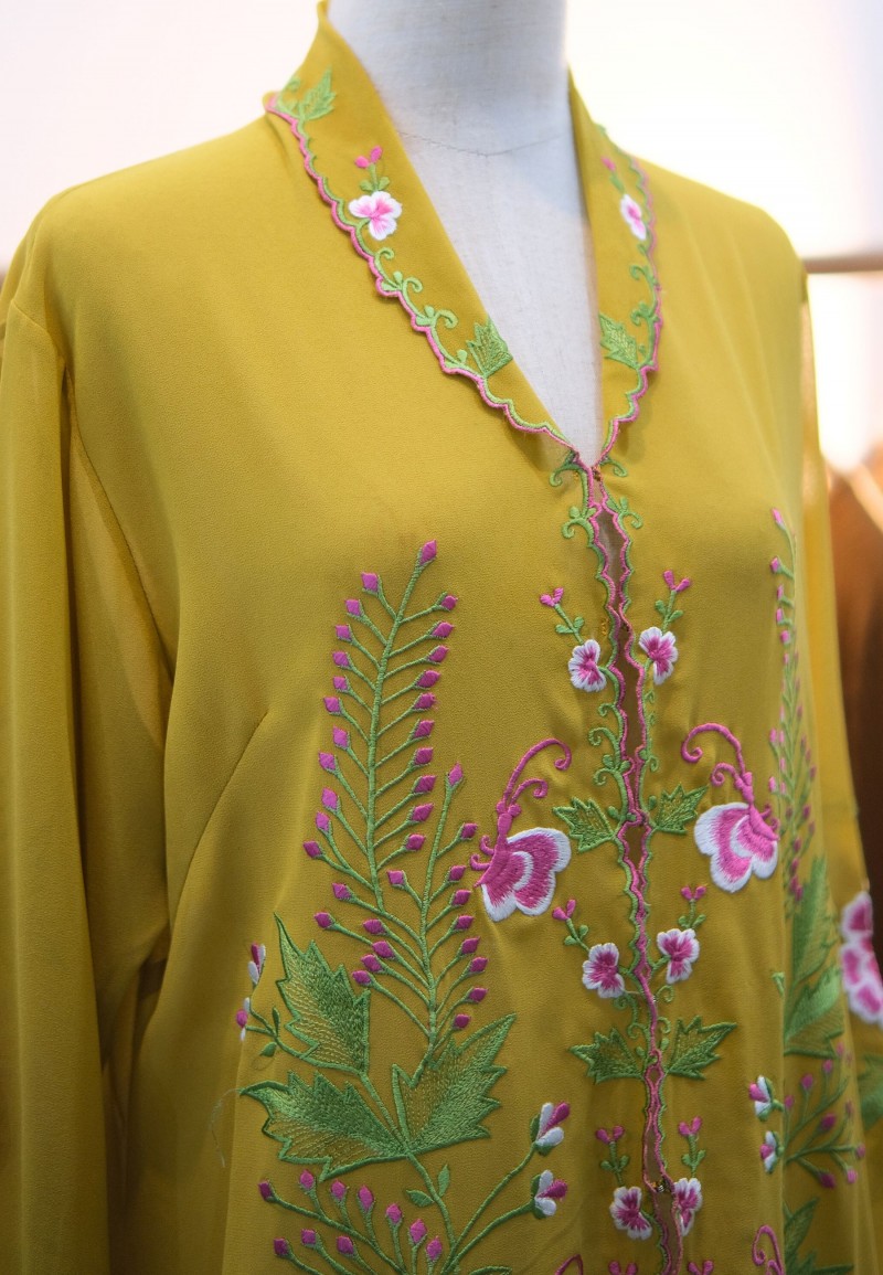 RUA LONG KEBAYA TOP IN GOLD PINK