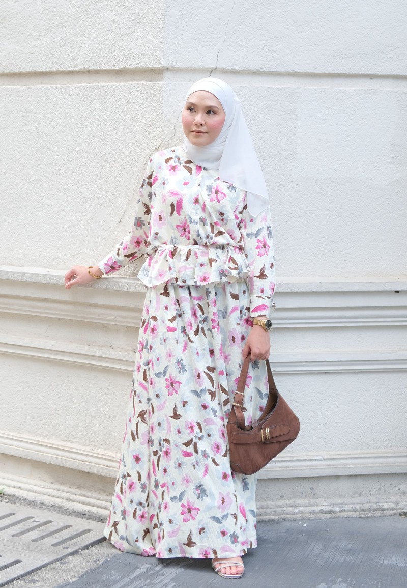 RYNN SET SKIRT IN WHITE GARDEN