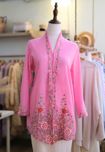 NORA LONG KEBAYA BUTTON IN FLAMINGO