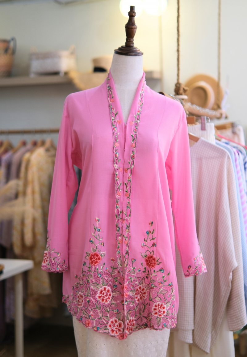 NORA LONG KEBAYA BUTTON IN FLAMINGO