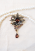 BROOCH IN BROWN LEAF