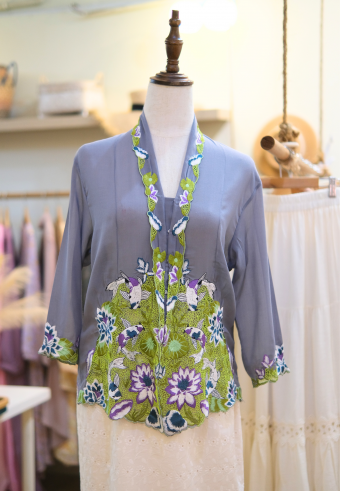 NINA KEBAYA BUTTON TOP 5.0 IN WALRUS
