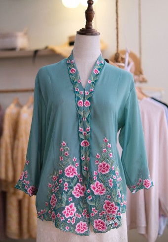 NINA KEBAYA BUTTON TOP 8.0 IN AQUA POWDER