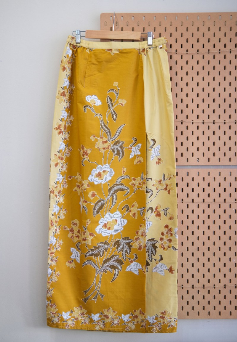 LIRA BATIK SKIRT IN BUTTERMILK