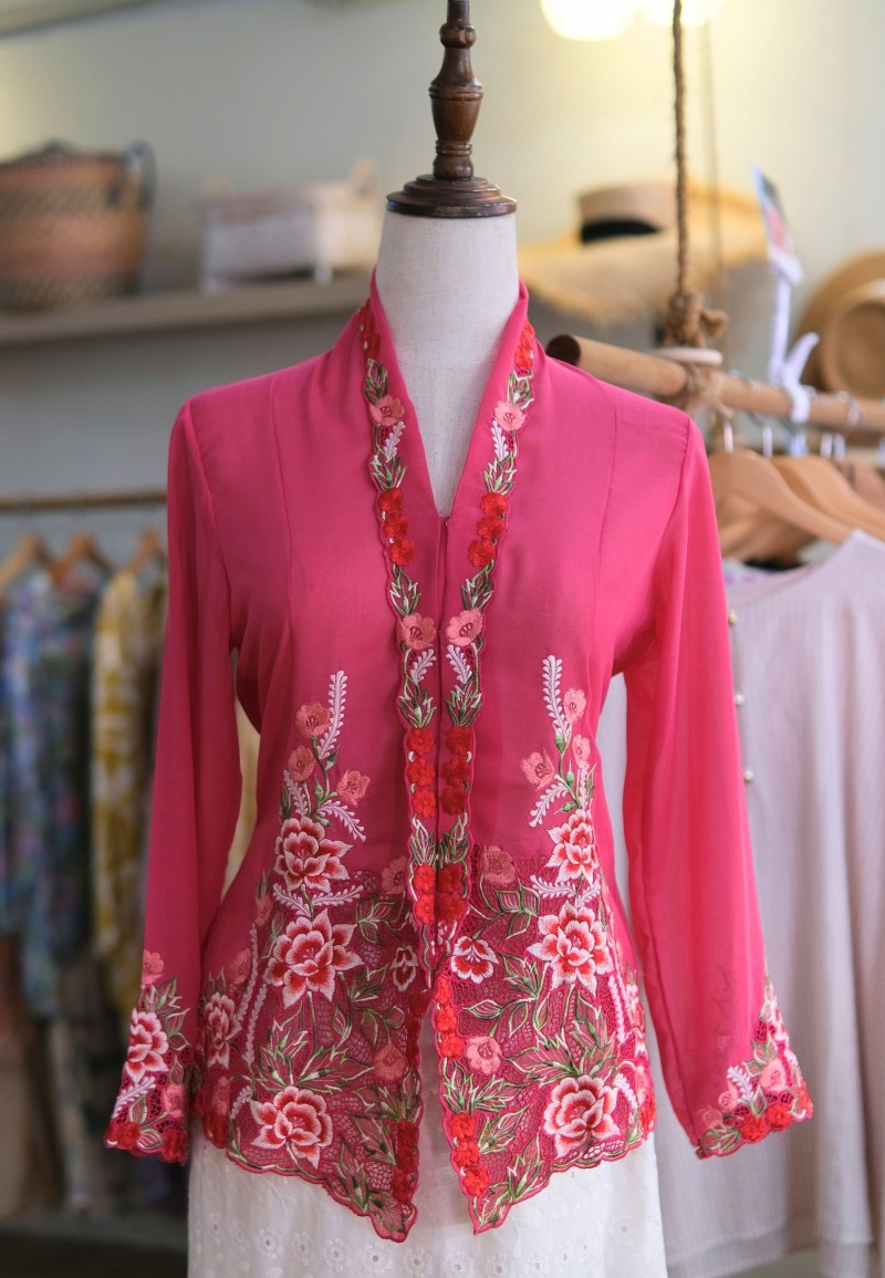 NINA KEBAYA BUTTON TOP 8.0 IN CHARM PINK