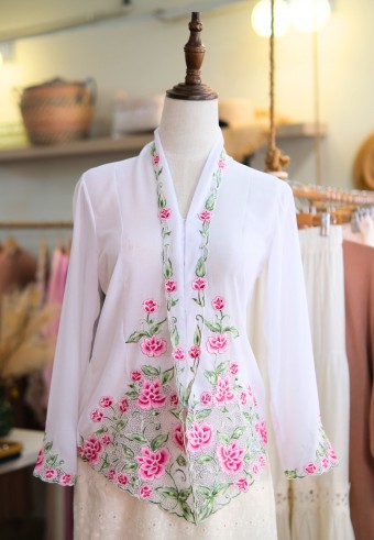 LEIA KEBAYA 6.0 BUTTON TOP IN COCONUT WHITE