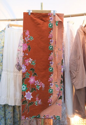 FLORA PAREO BATIK IN COPPER