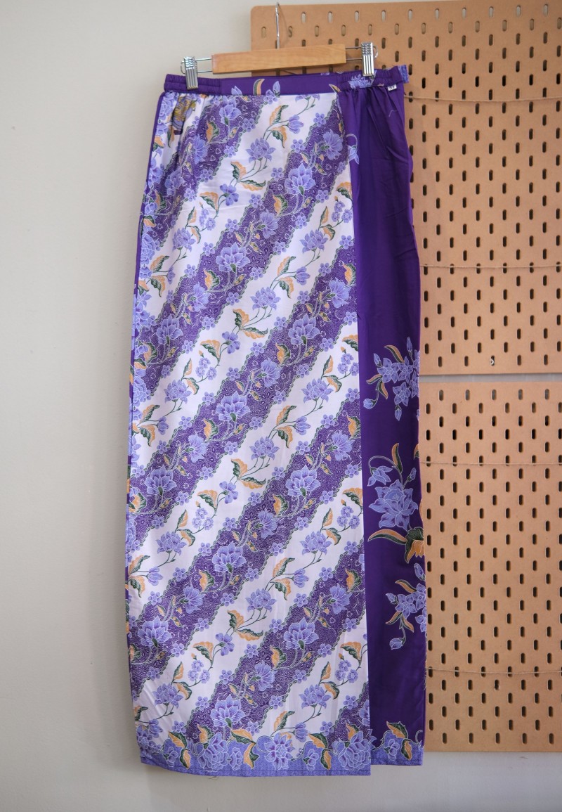 LIRA BATIK SKIRT IN DARK VIOLET