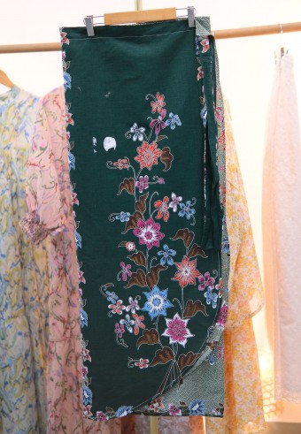 FLORA PAREO BATIK IN EDEN
