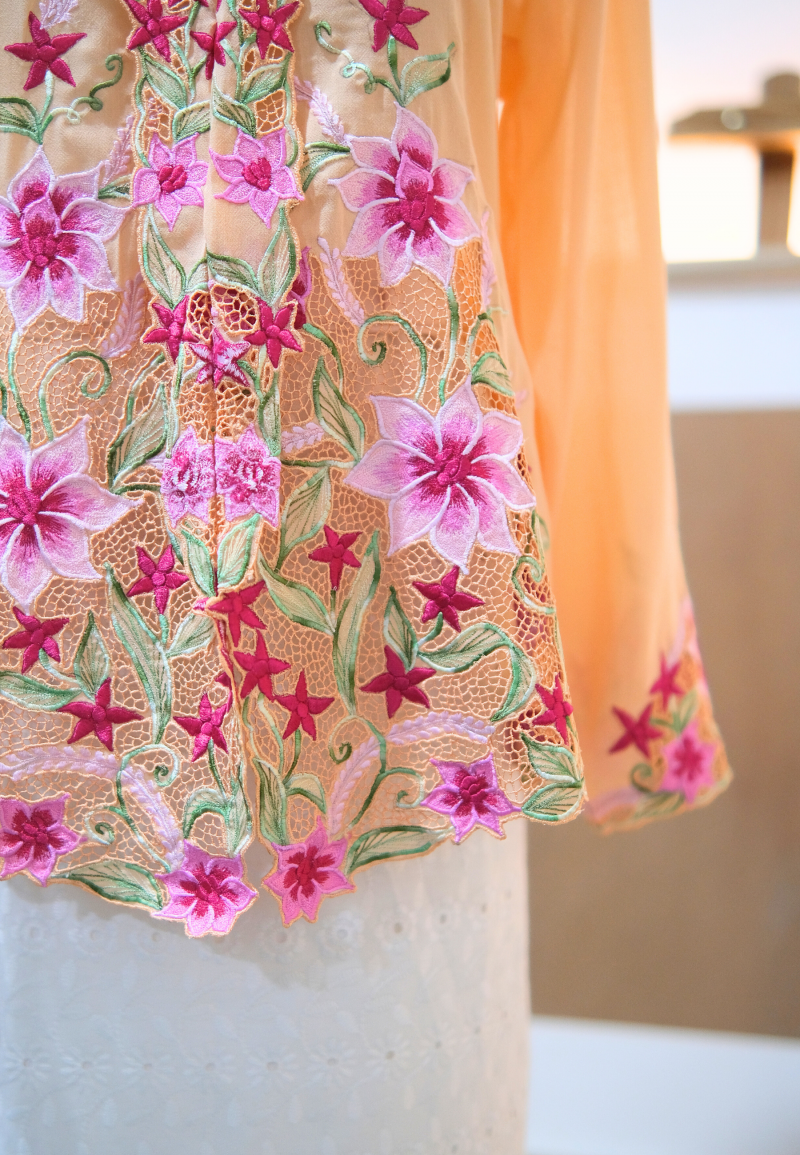 LEIA KEBAYA TOP 9.0 IN SALMON