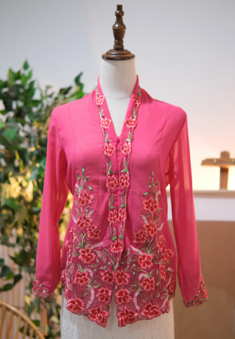 NINA KEBAYA BUTTON TOP 9.0 IN CERISE