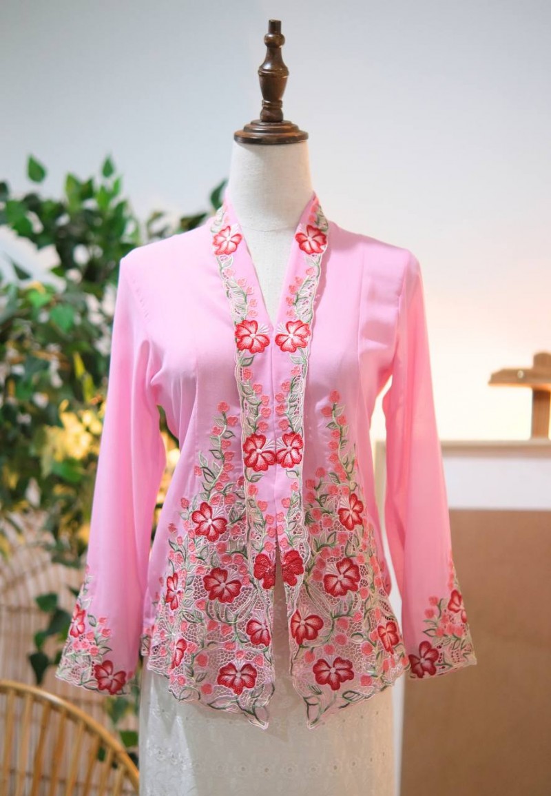 LEIA KEBAYA TOP 9.0 IN   PETAL PINK