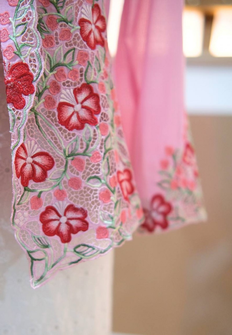 LEIA KEBAYA TOP 9.0 IN   PETAL PINK