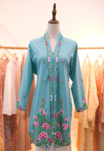 PIA LONG KEBAYA TOP IN PERSIAN