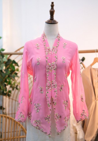 LEIA KEBAYA TOP 11.0 IN PINK YOGURT