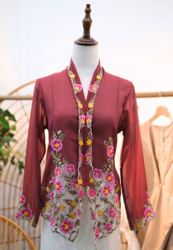 LEIA KEBAYA TOP 11.0 IN PRUNE