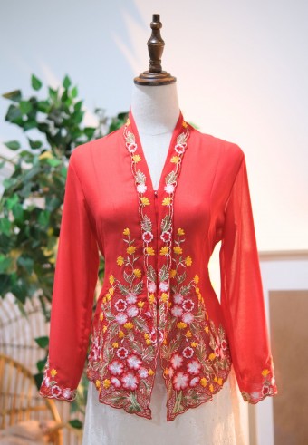 NINA KEBAYA BUTTON TOP 10.0 IN RED MAPLE