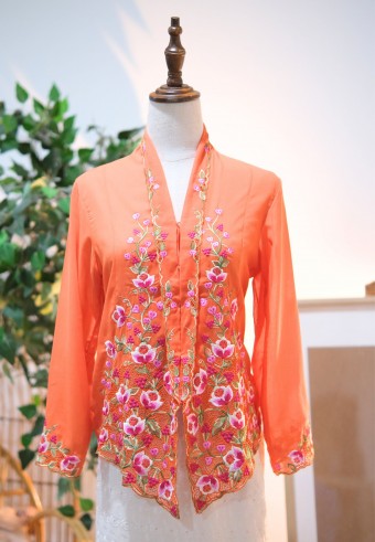 NINA KEBAYA BUTTON TOP 10.0 IN TANGERINE