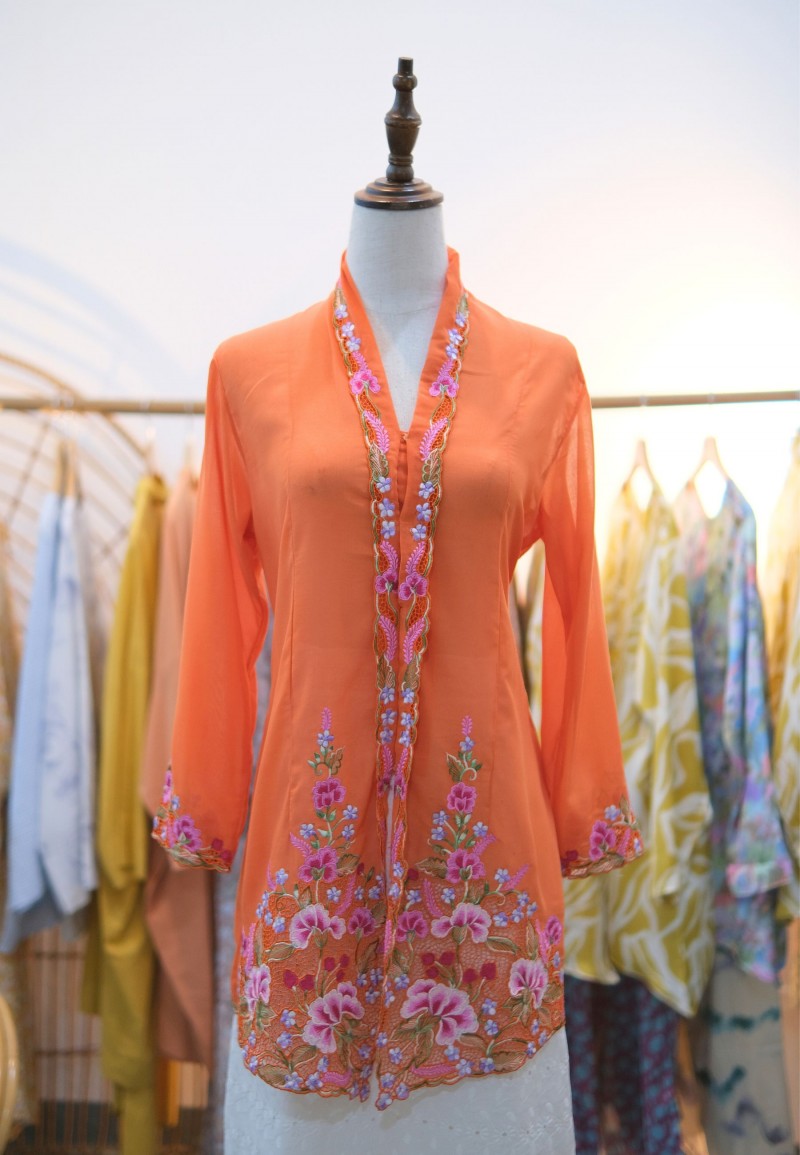 NORA LONG KEBAYA TOP 2.0 IN TANGERINE